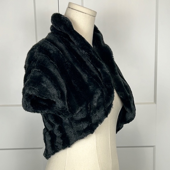 Faux Fur Bolo Shrug - Picture 3 of 7